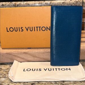 Louis Vuitton Epi Portefeuille Brazza Long Wallet Blue